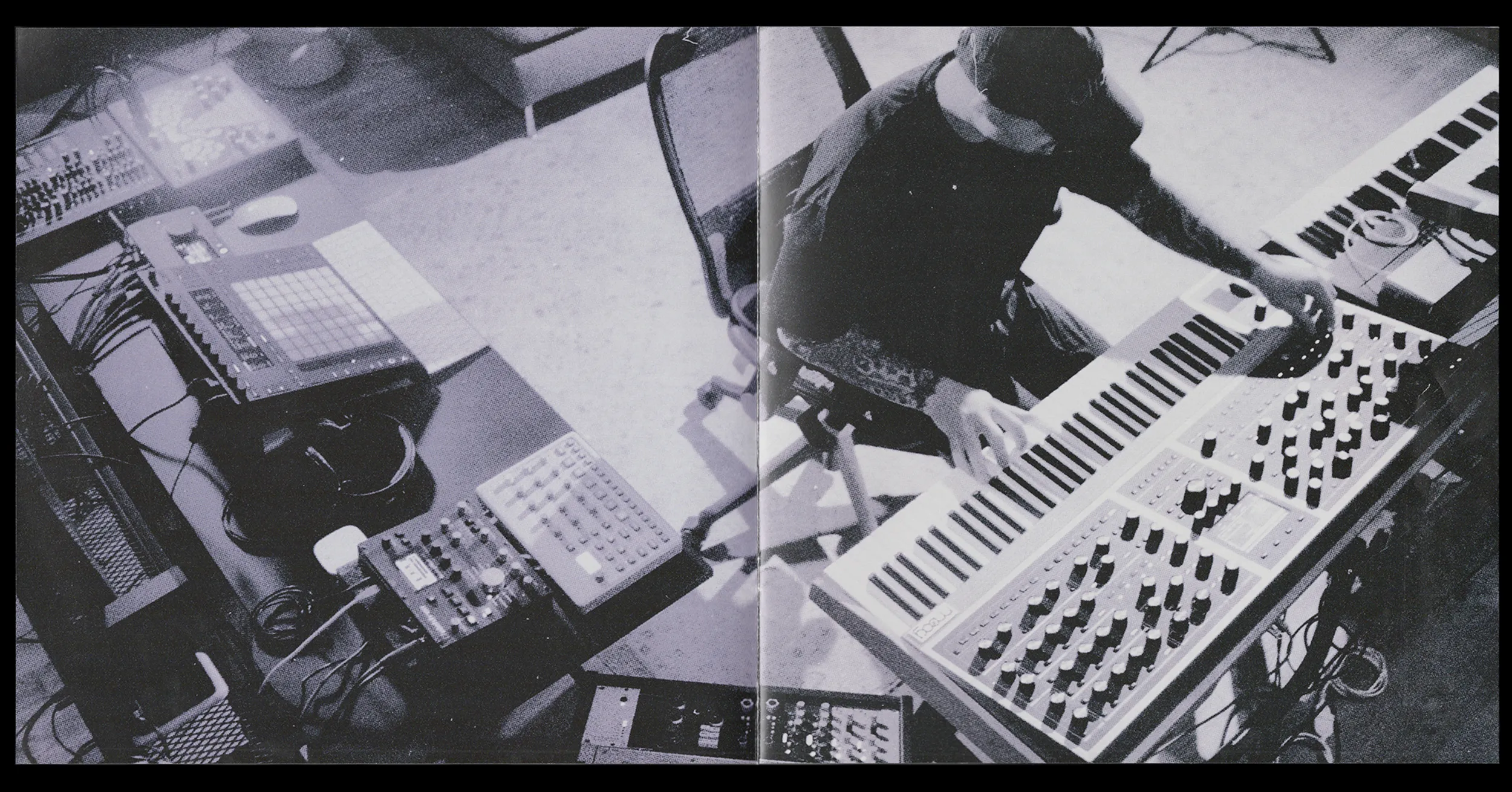 Trueno - LP booklet spread
